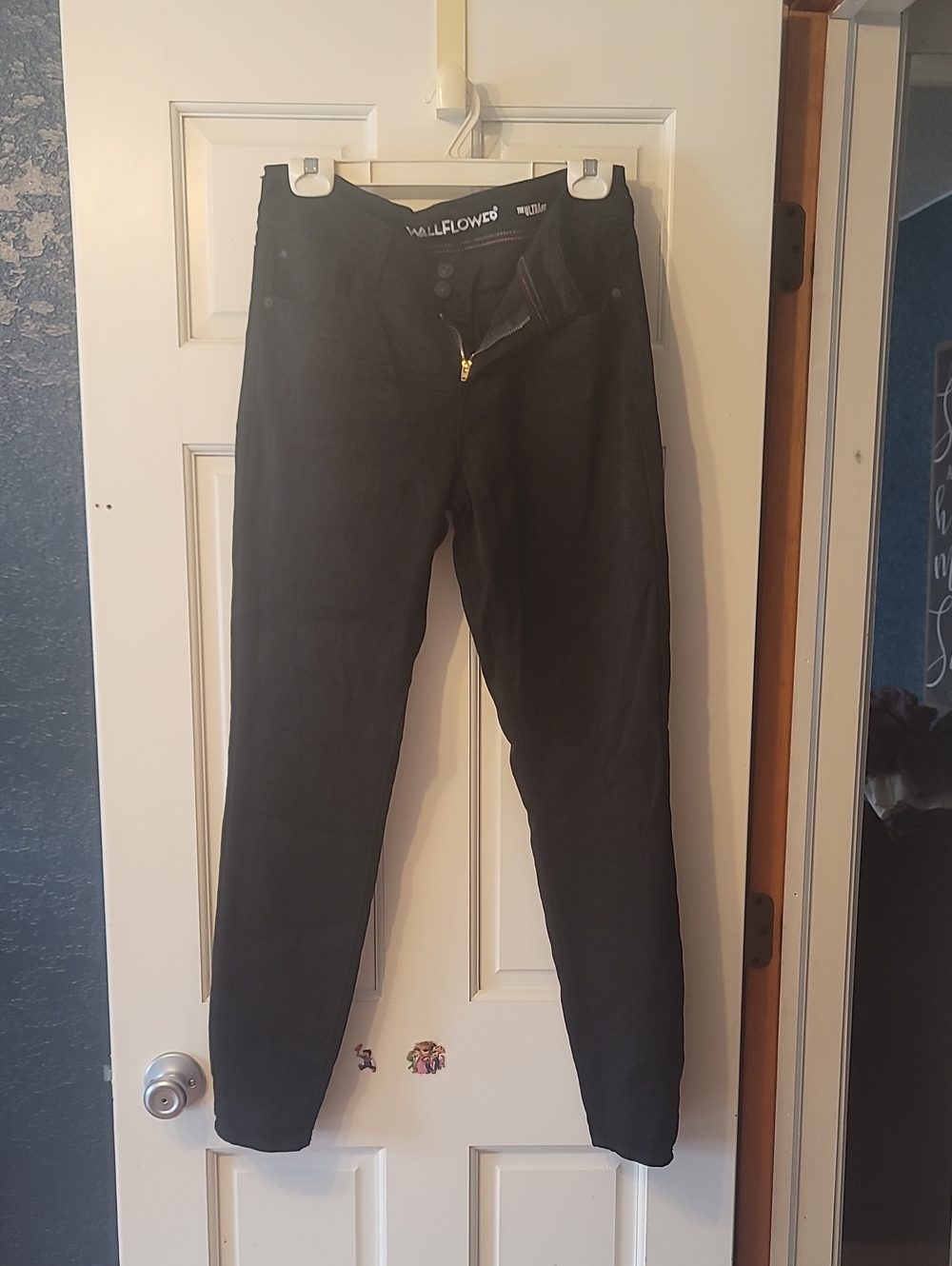 Wallflower High-Rise Black Women's Jeans